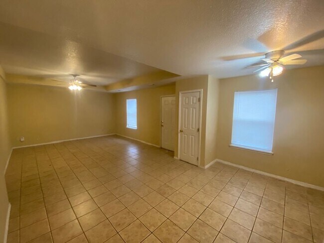 Photo - 381/383 N Main Ave Apartment