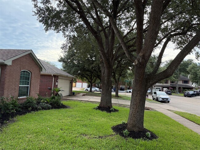 Building Photo - 15615 Lost Maples Dr