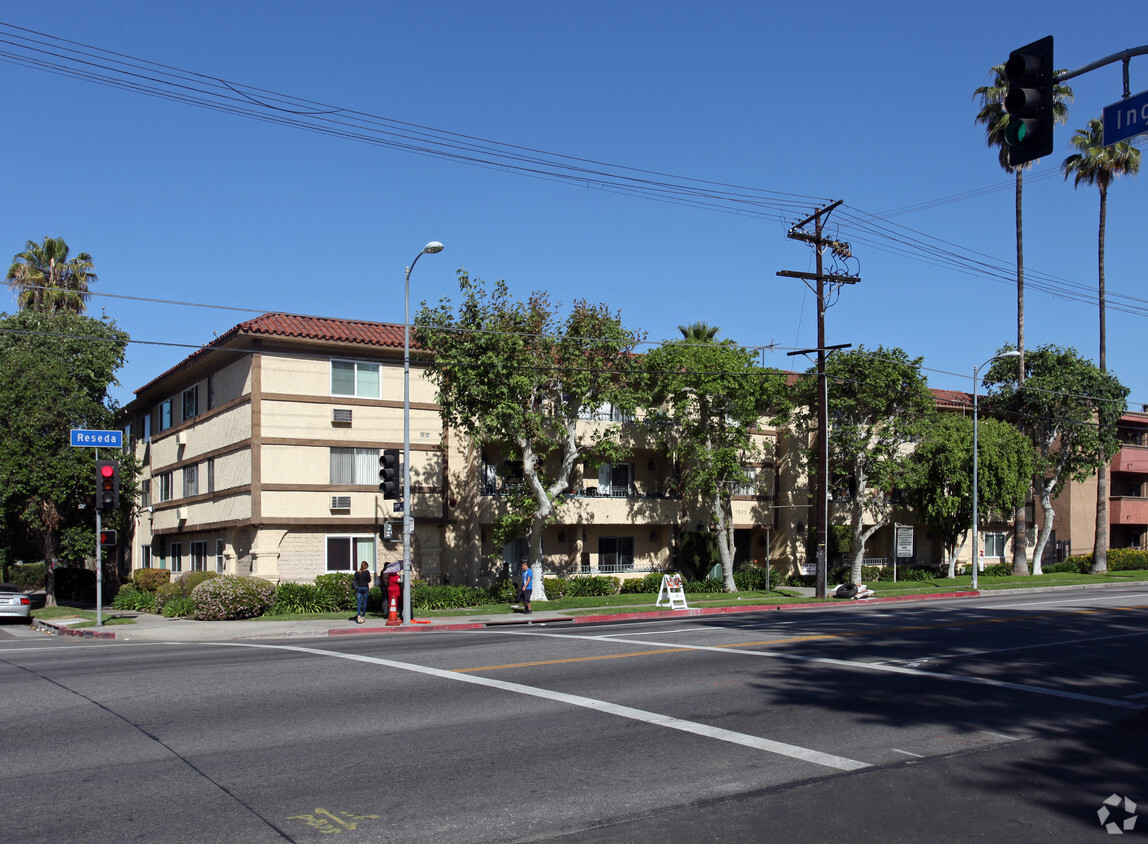 Primary Photo - Royal Garden Apartments