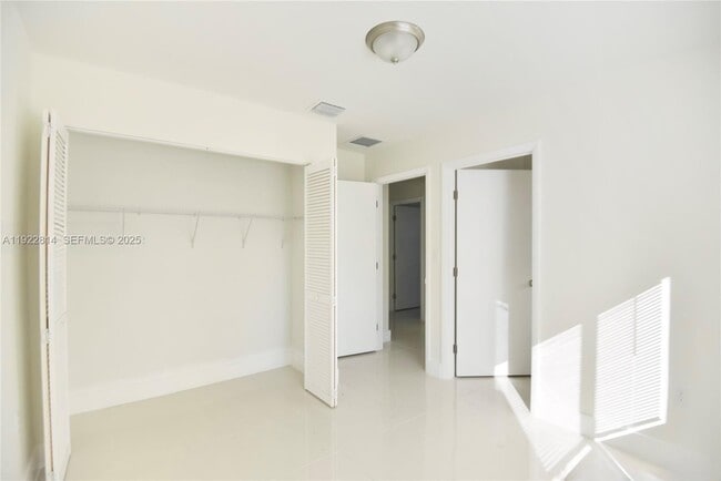 Foto del edificio - 1980 NW 54th St