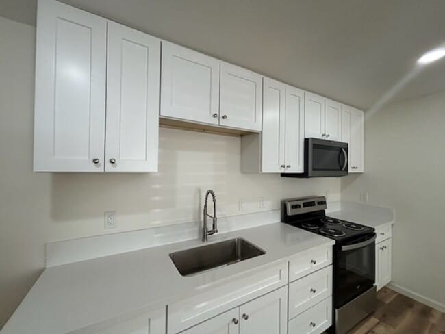 Building Photo - Brand New 2 bedroom 2 Bathroom