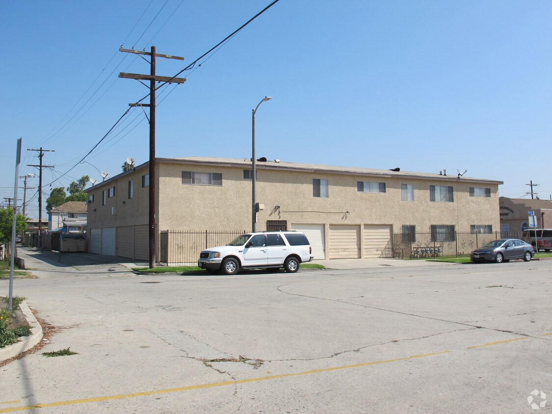 Building Photo - 9721 S San Pedro St