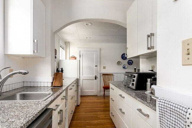 Foto del edificio - 104R Ellery St