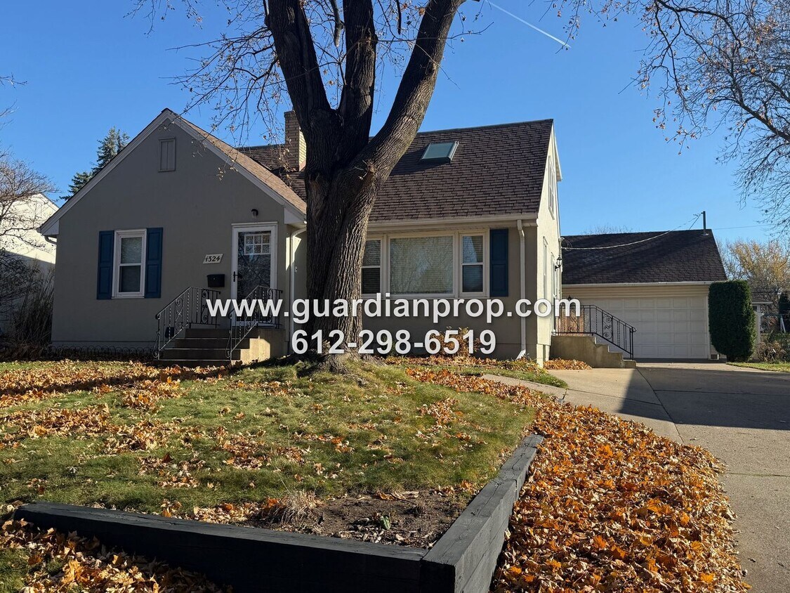 Primary Photo - Fully Updated House Available Now, Office,...