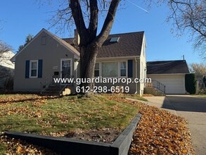 Building Photo - 1324 Ottawa Ave