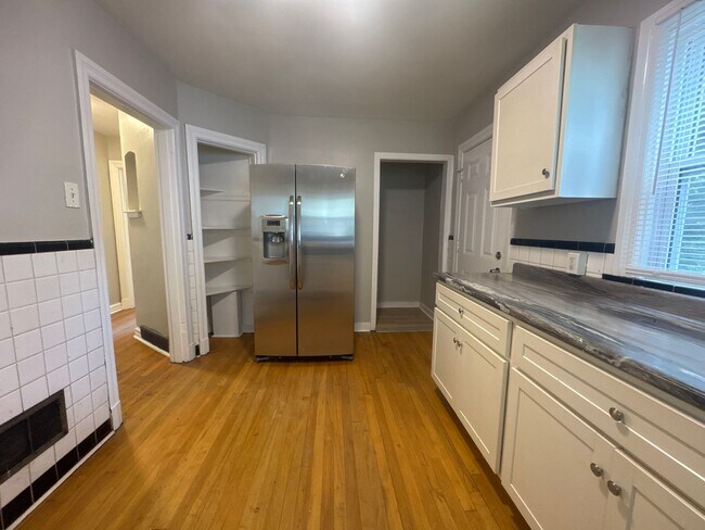 Foto del edificio - Updated 3 Bed 1 Bath w/Large Yard