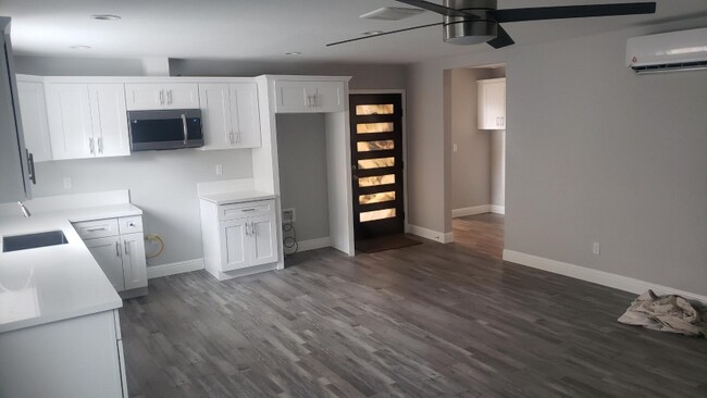 Foto del edificio - 737 E 91st St