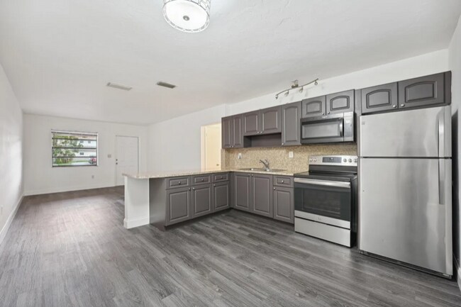 Building Photo - 6144 SW 30th St