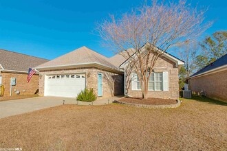 Building Photo - 117 Club Dr