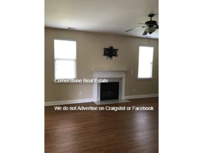 Foto del edificio - 440 Wood Point Dr