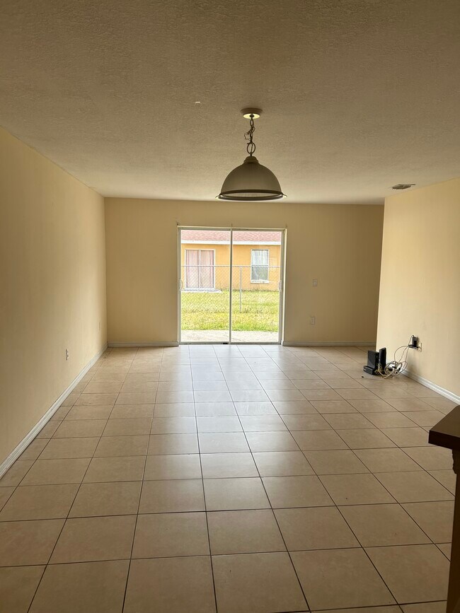Foto del edificio - 612 Bluebill Ln