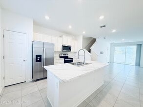 Building Photo - 8334 Zenith Cir