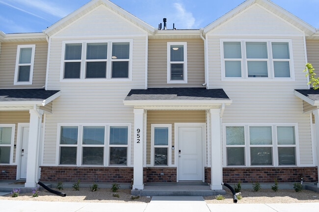 Building Photo - 952 N 920 W