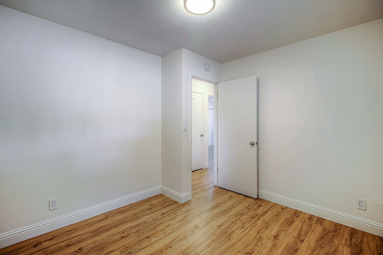 Primary Photo - 801 W 9th St