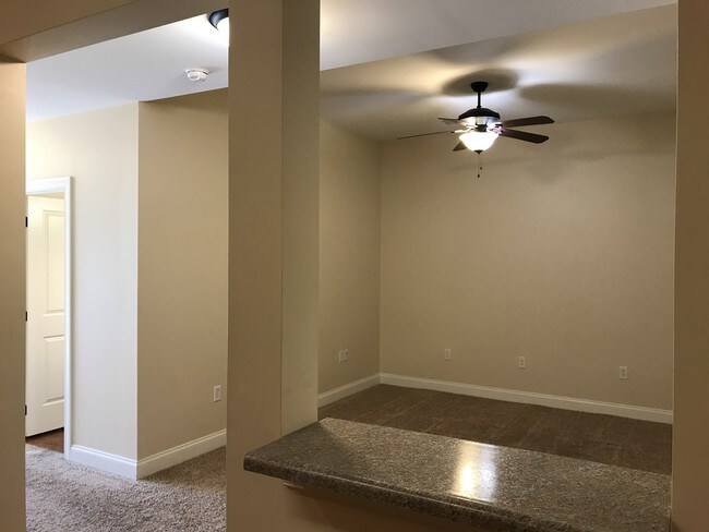 200 Wedgewood Dr Unit 401 Morgantown Wv 26505 Apartment For Rent Primary Photo 200 Wedgewood Dr