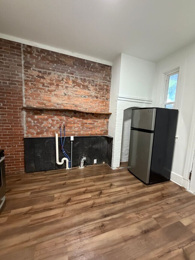 Building Photo - 110 S Beaver St