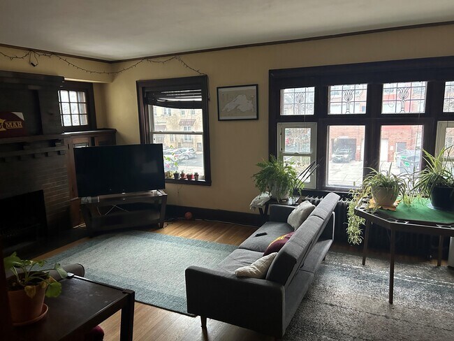 Foto del edificio - 315 11th Ave SE