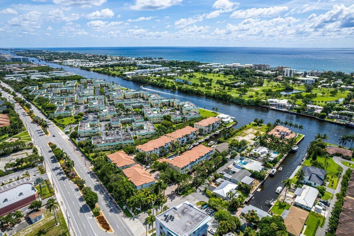 3241 Estancia Wy, Boynton Beach, FL 33435 Townhome Rentals in Boynton