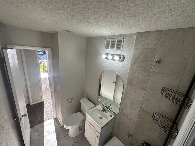 Foto del edificio - 4647 N Main St