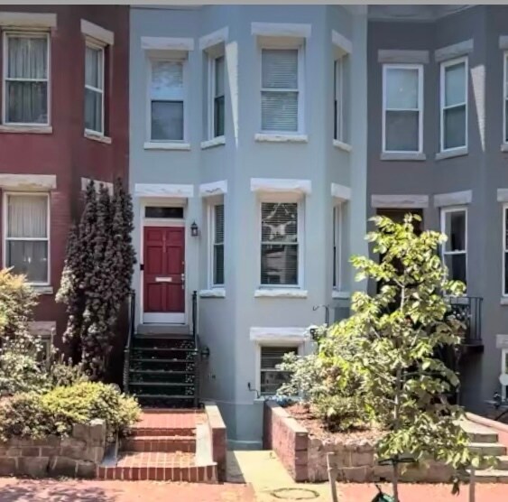 Foto principal - 616 5th St NE
