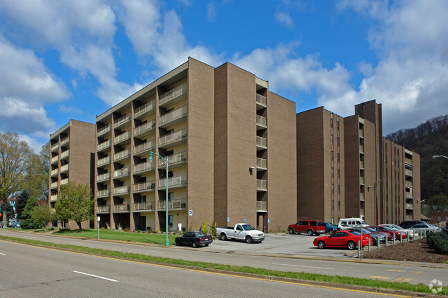 Building Photo - Terrace Park East