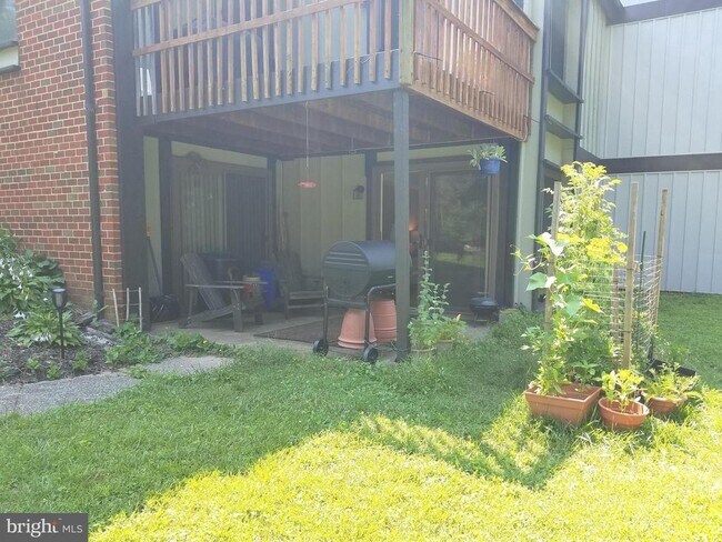 Building Photo - 20114 Larkspur Ct