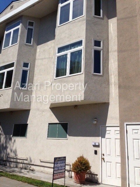 Building Photo - 400 Alemany Blvd
