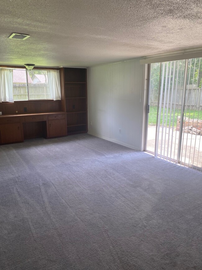 Building Photo - 7143 Triola Ln