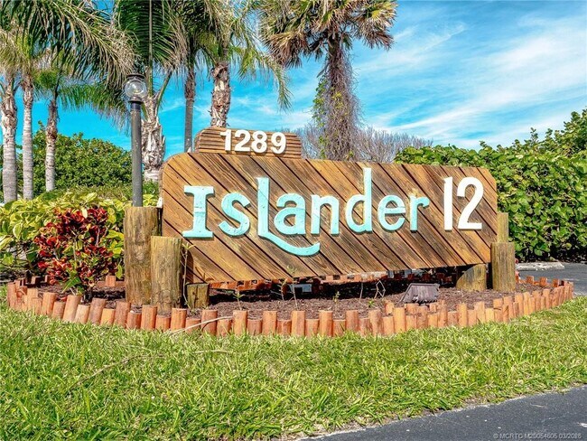 Foto del edificio - 1289 NE Ocean Blvd