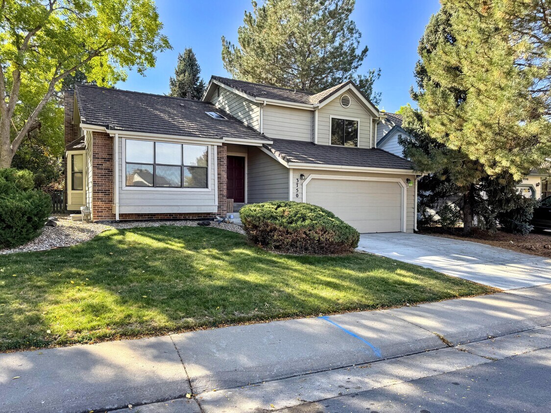 Primary Photo - 3750 E Euclid Ave