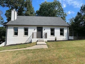 Building Photo - 759 Brownlee Ln