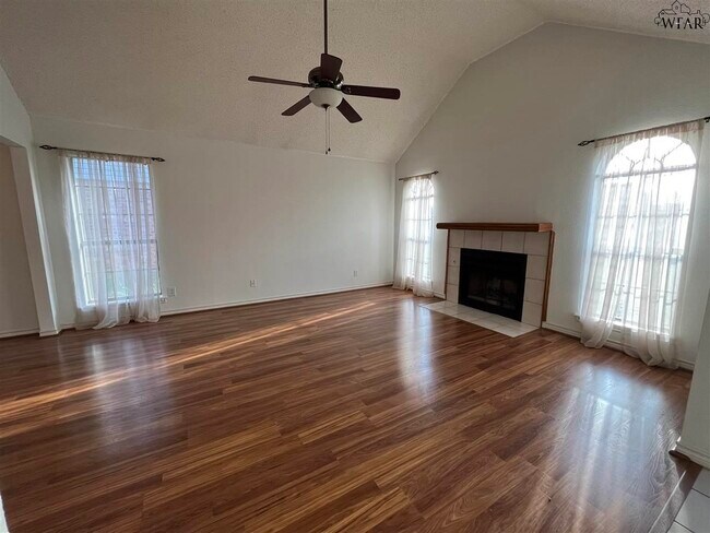 Building Photo - 5347 Northview Dr
