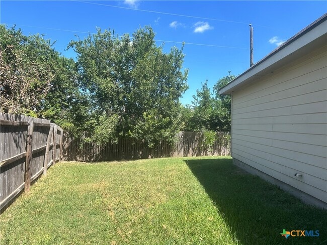 Foto del edificio - 5103 Rimes Ranch Dr