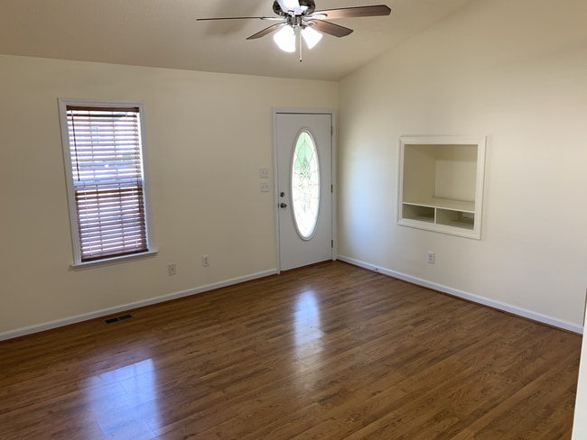 LR Front - 1129 Woodbriar Street