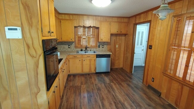 Foto del edificio - Exclusively offered by MUSE REALTY, LLC