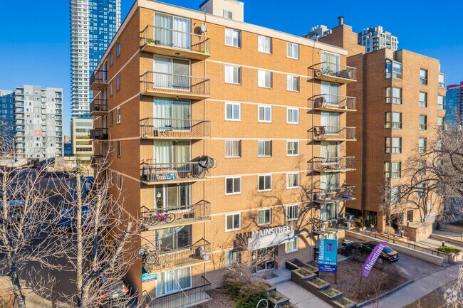 Photo du bâtiment - Willmax Apartments
