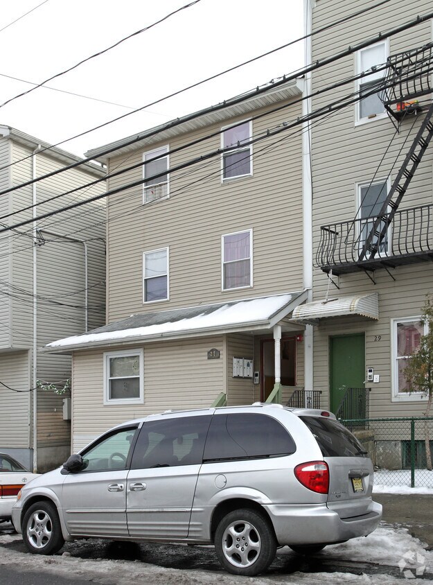 Primary Photo - 27 Jackson St