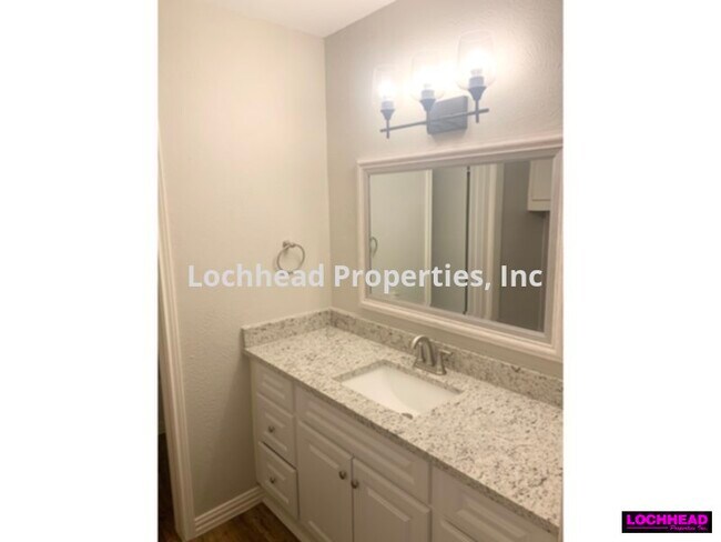 Building Photo - 130 Willow Ridge Cir