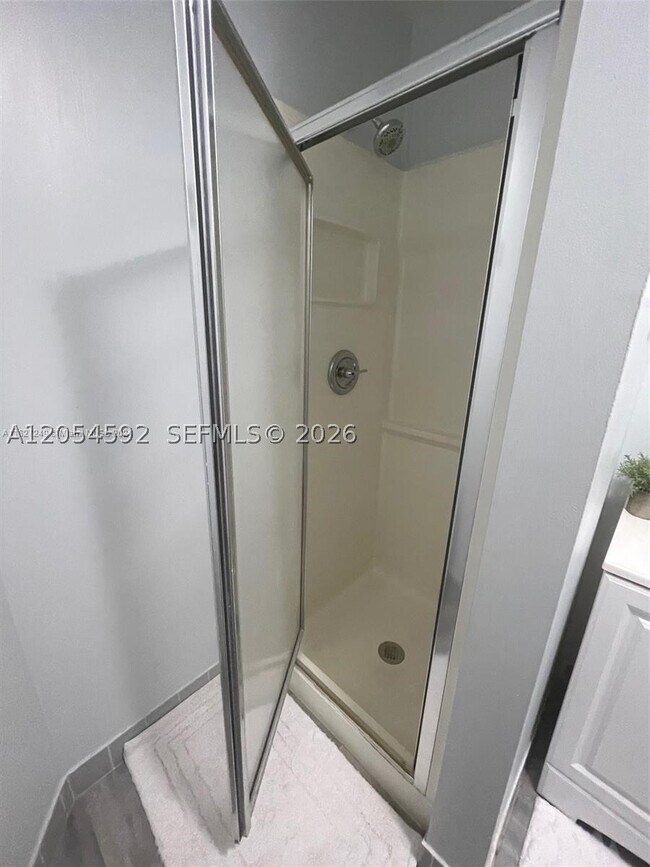 Foto del edificio - 7521 Harbour Blvd