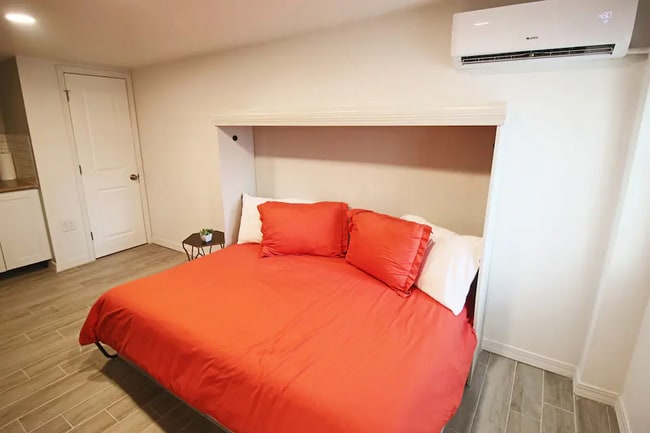 Cama tamaño queen - 3827 Monroe Ave