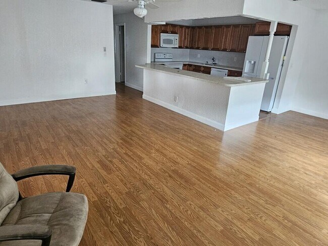 Foto del edificio - 8555 NW 10th St