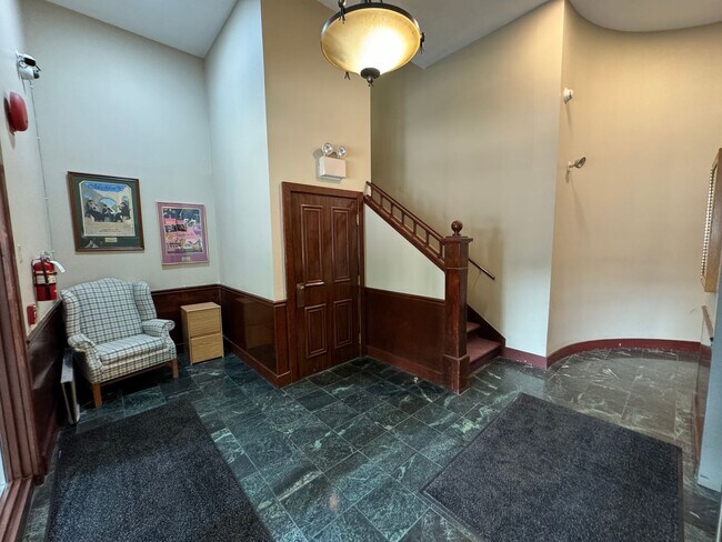 Foto del edificio - TWO BEDROOM CONDO in the hear of Downtown Bethlehem