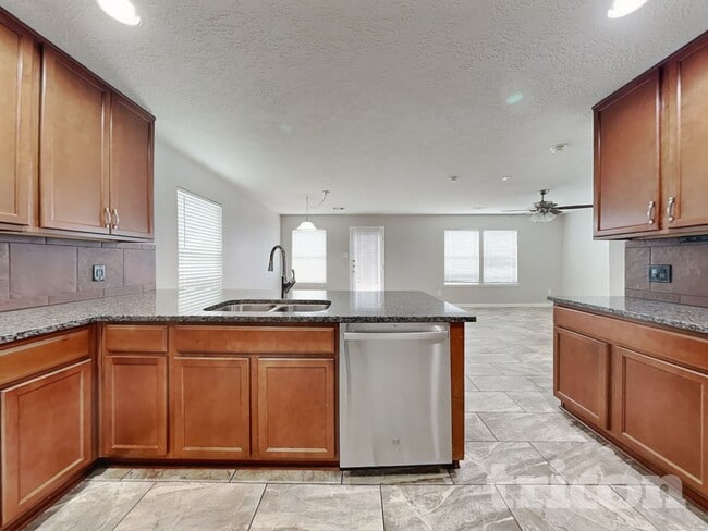 Building Photo - 19325 Cascade Green Ct