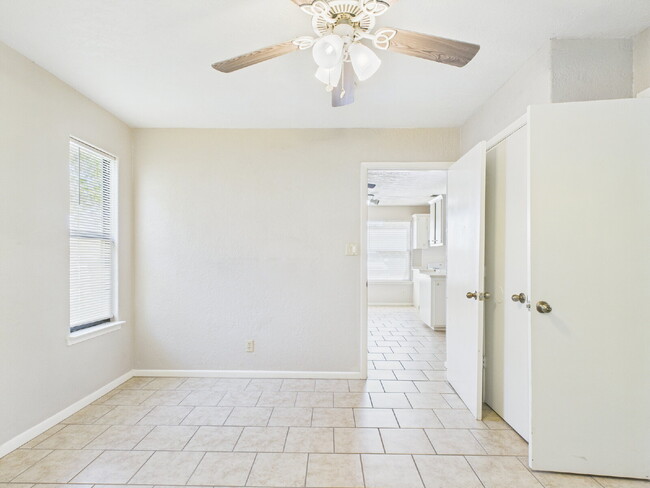 Building Photo - Small Pet Friendly! 1/1