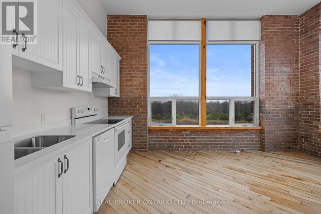 Building Photo - 150 Mill St