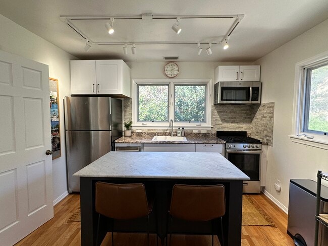 Building Photo - 22810 Portage Circle Dr
