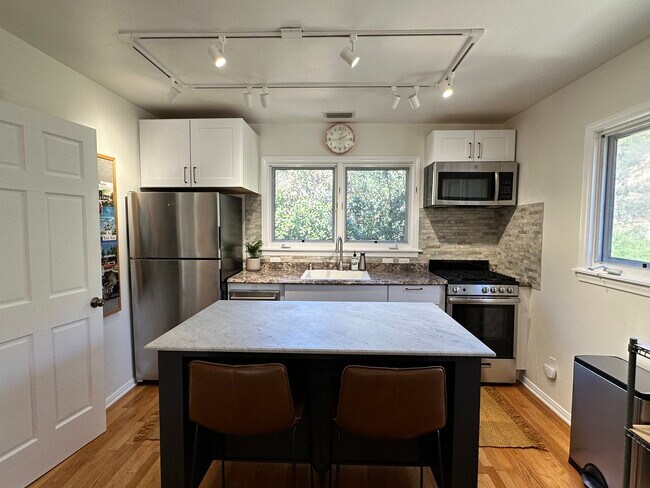 Foto del edificio - 22810 Portage Circle Dr