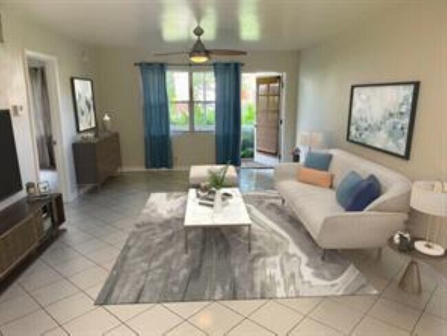 Building Photo - 140 NE 19th Ct