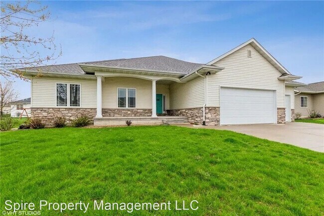 Building Photo - 4 br, 3 bath House - 850 Hemlock Court