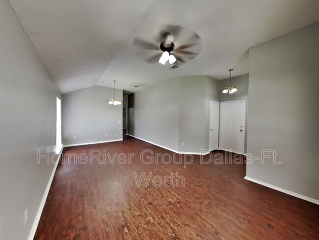 Building Photo - 207 Lake Wichita Dr